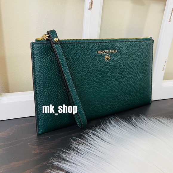 Michael Kors Jet Set Charm Large Zip Clutch Wristlet - Picture 3 of 10